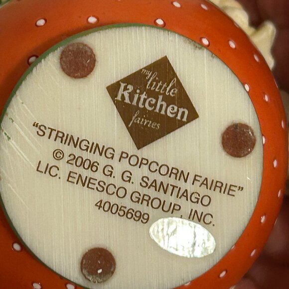 ENESCO 2006 My Little Kitchen Fairies Stringing Popcorn Holiday Fairy Figurine - Picture 6 of 7